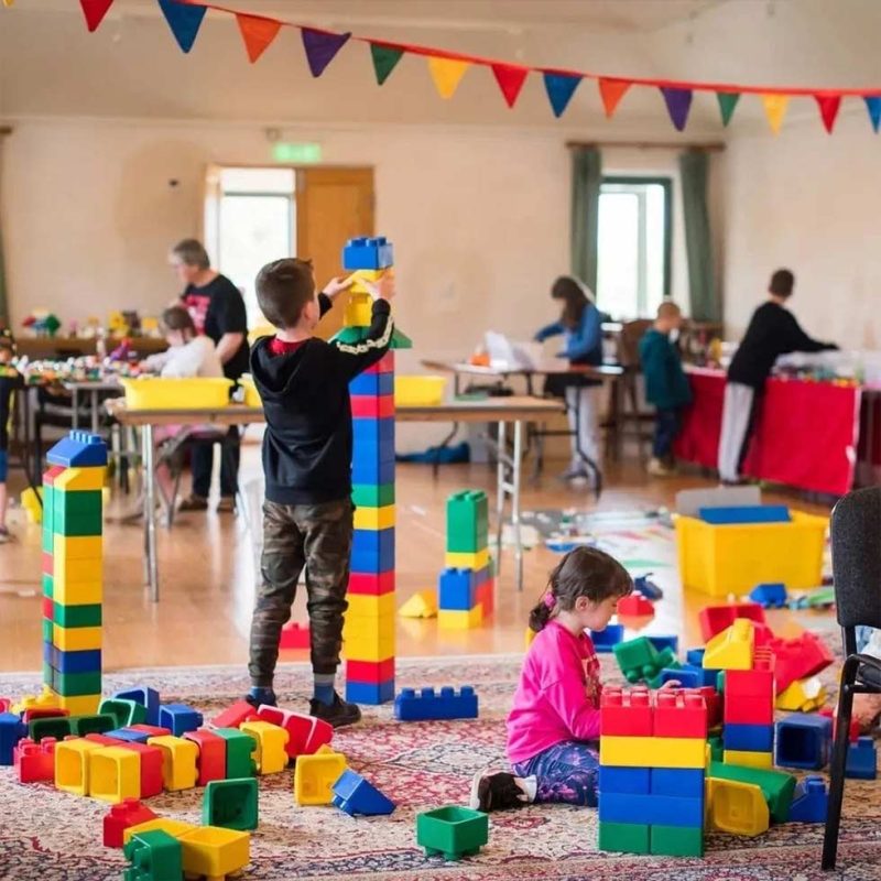 Kids playing with legos